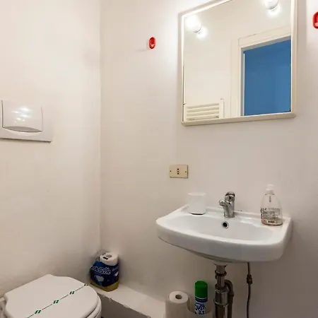 Joivy Inviting 2-bed Flat Near The Appartement